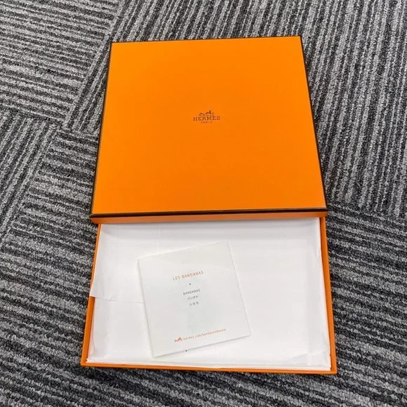 HERMÈS Scarf Brides de Gala Silk H Grygkar Racing Green Gold - Picture 2 of 4